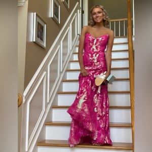 only worn once perfect condition stretchy